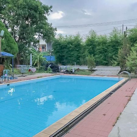 Rumah Panggung Guest House Syariah Mitra Reddoorz Cirebon Zewnętrze zdjęcie