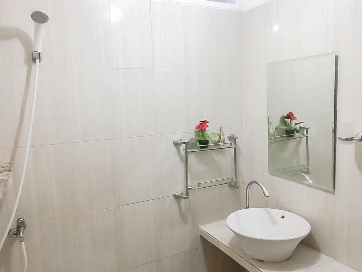 Rumah Panggung Guest House Syariah Mitra Reddoorz Cirebon Zewnętrze zdjęcie