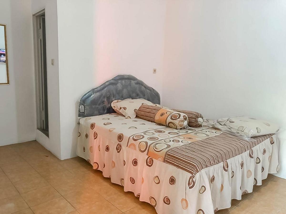 Rumah Panggung Guest House Syariah Mitra Reddoorz Cirebon Zewnętrze zdjęcie