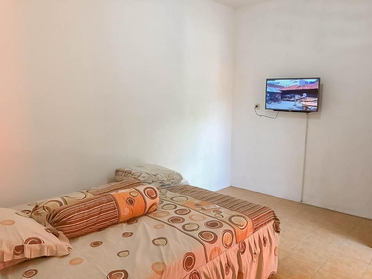 Rumah Panggung Guest House Syariah Mitra Reddoorz Cirebon Zewnętrze zdjęcie