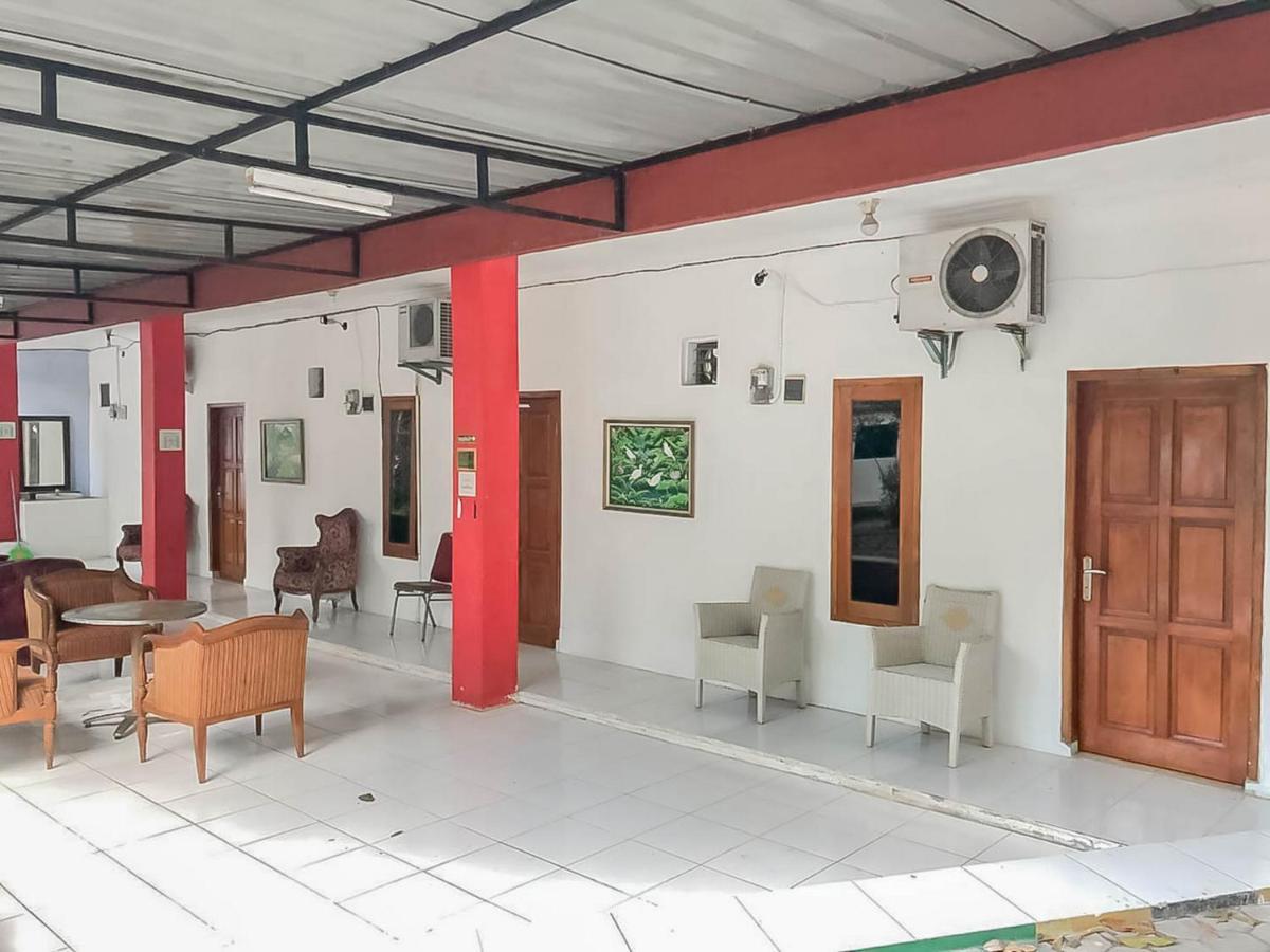 Rumah Panggung Guest House Syariah Mitra Reddoorz Cirebon Zewnętrze zdjęcie