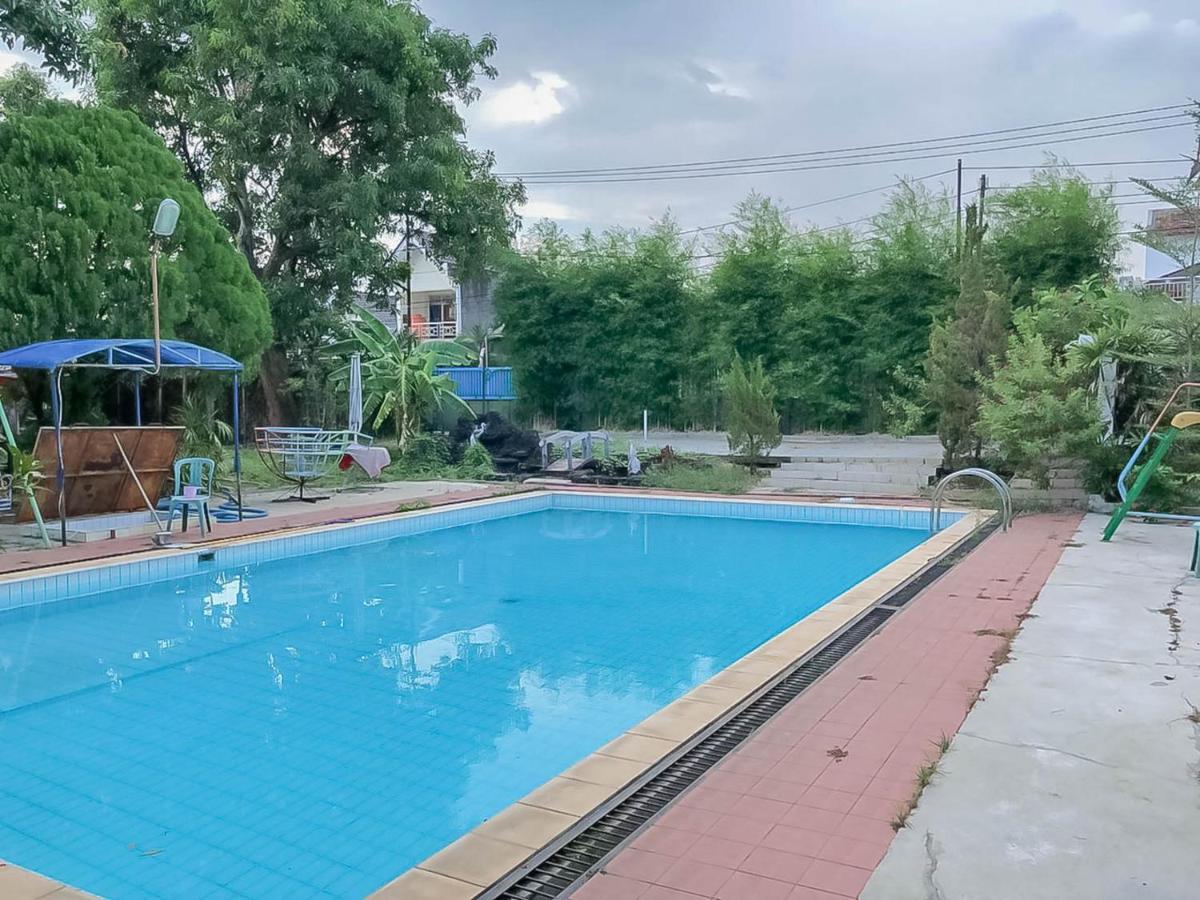 Rumah Panggung Guest House Syariah Mitra Reddoorz Cirebon Zewnętrze zdjęcie